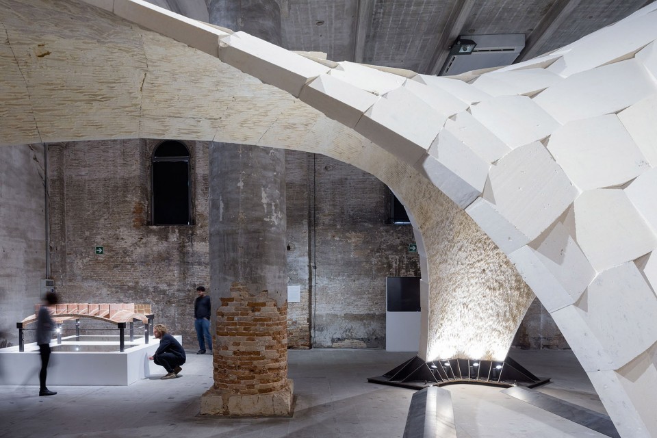 HighRes_04_Beyond-Bending_ArmadilloVault_Iwan-Baan