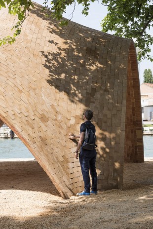 (c) Nigel Young and The Norman Foster Foundation 2_a