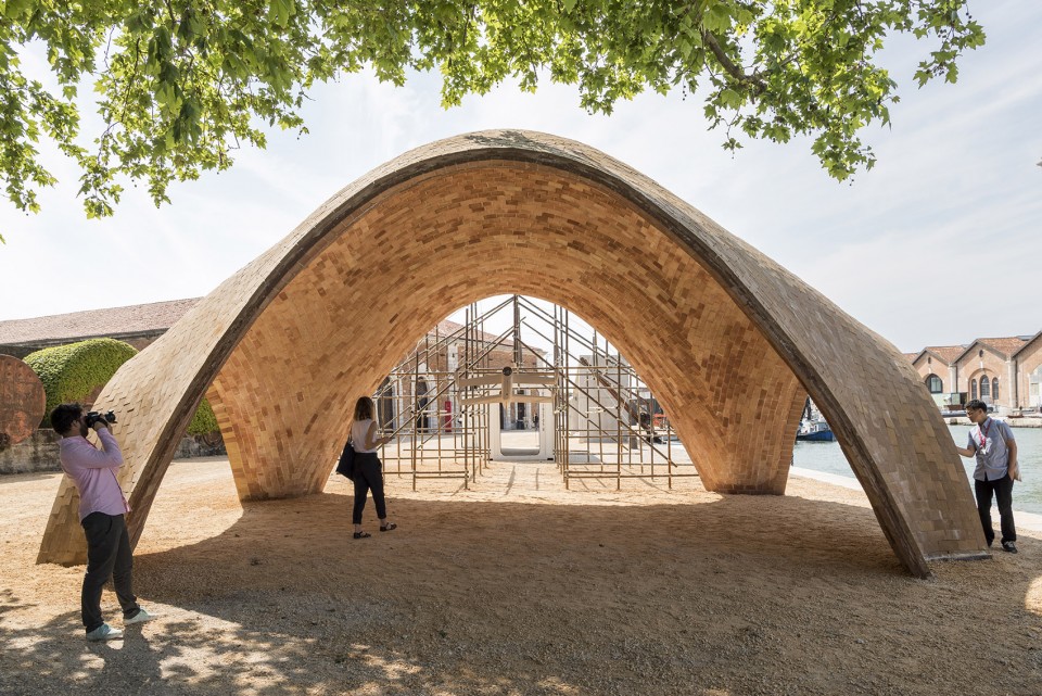 (c) Nigel Young and The Norman Foster Foundation 4