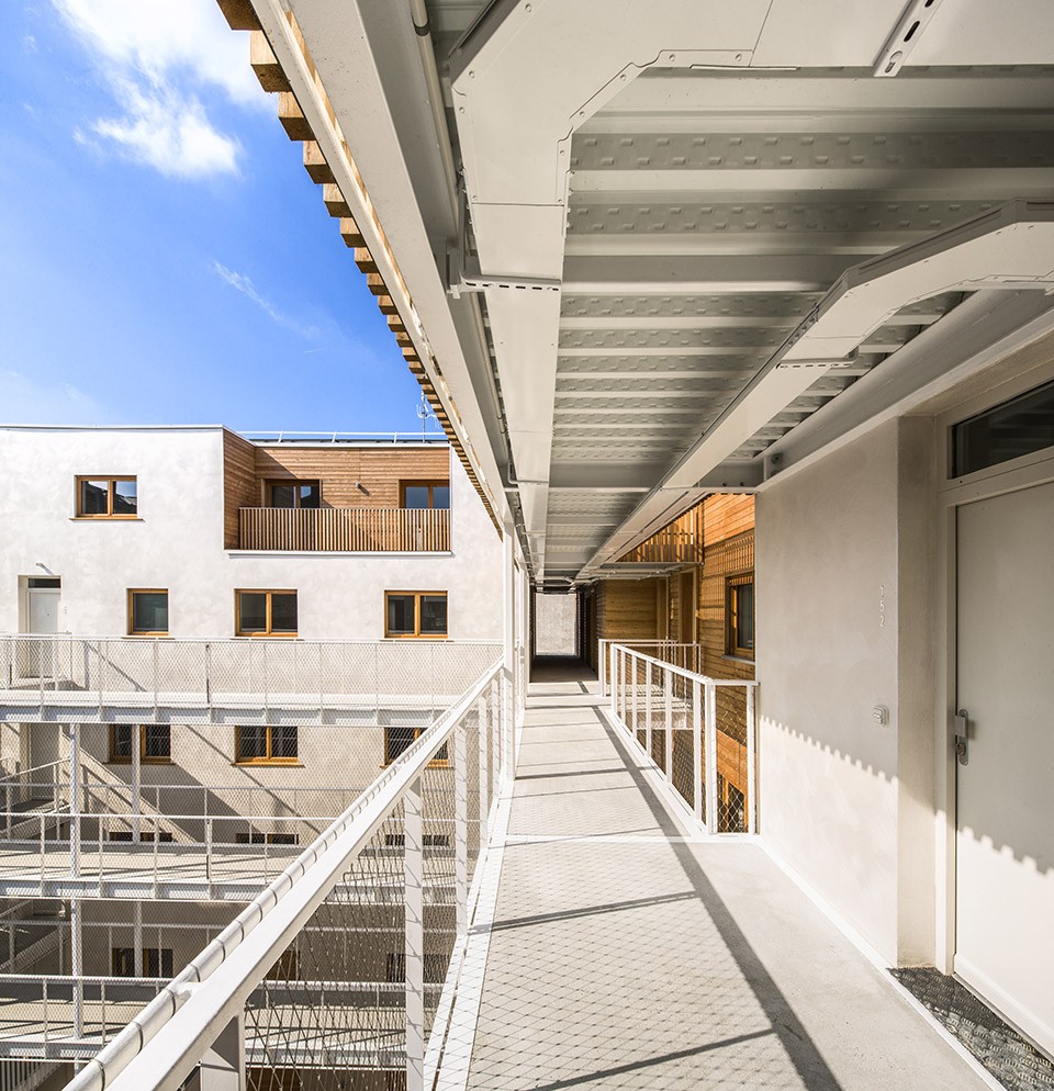 012-Less by AAVP Architecture