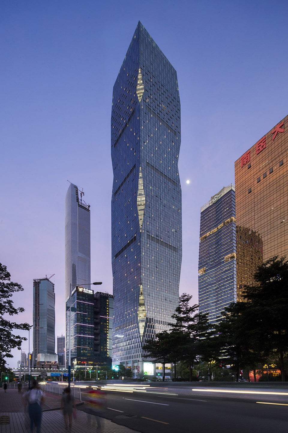002- R&F Yingkai Square mixed-use tower by Goettsch Partners
