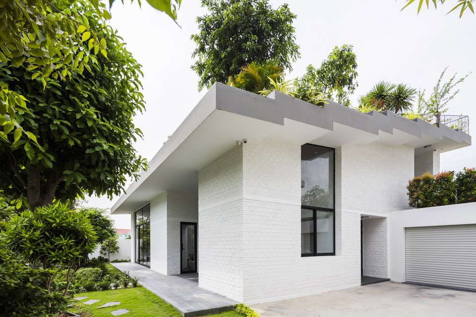 003-A House in Nha Trang by Vo Trong Nghia Architects + ICADA