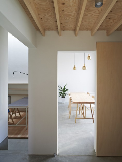 003-office-T by Mitsutomo Matsunami