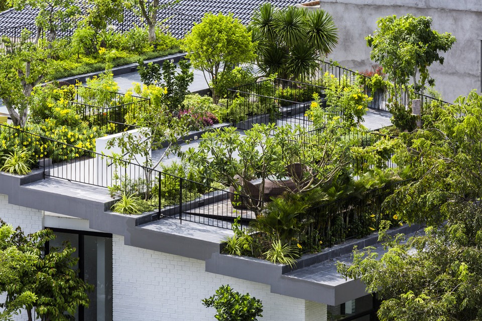 006-A House in Nha Trang by Vo Trong Nghia Architects + ICADA