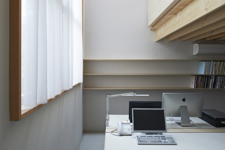 012-office-T by Mitsutomo Matsunami