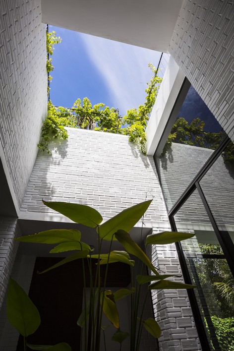 014-A House in Nha Trang by Vo Trong Nghia Architects + ICADA