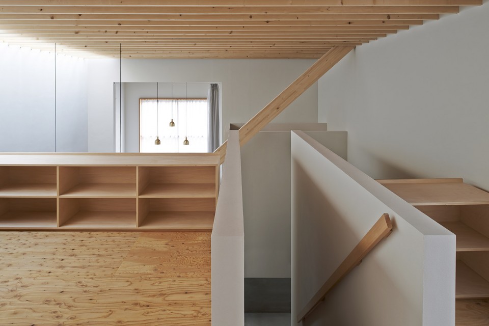 014-office-T by Mitsutomo Matsunami