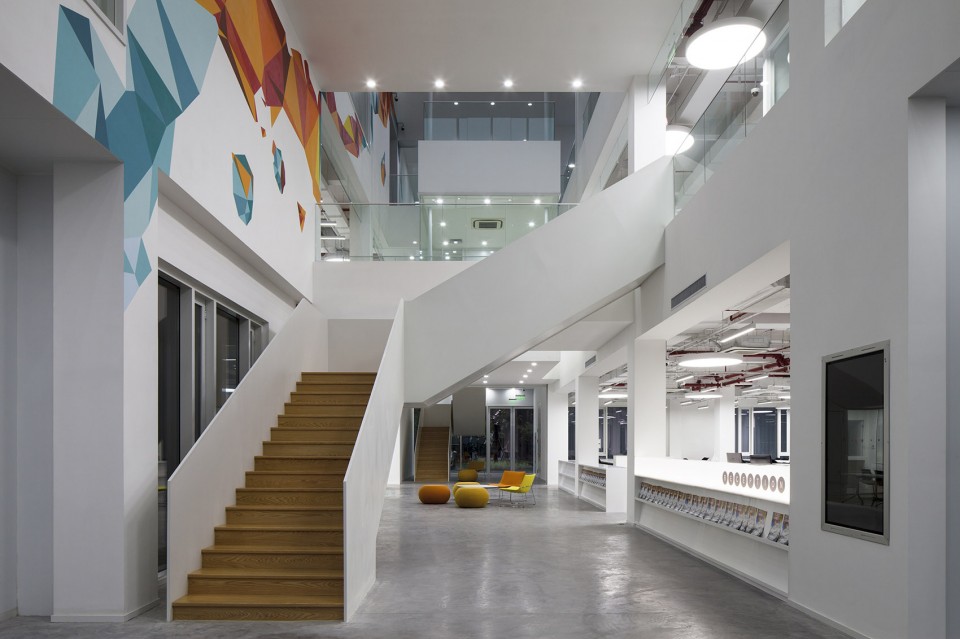 renovation incubator space by SHL Architets-8