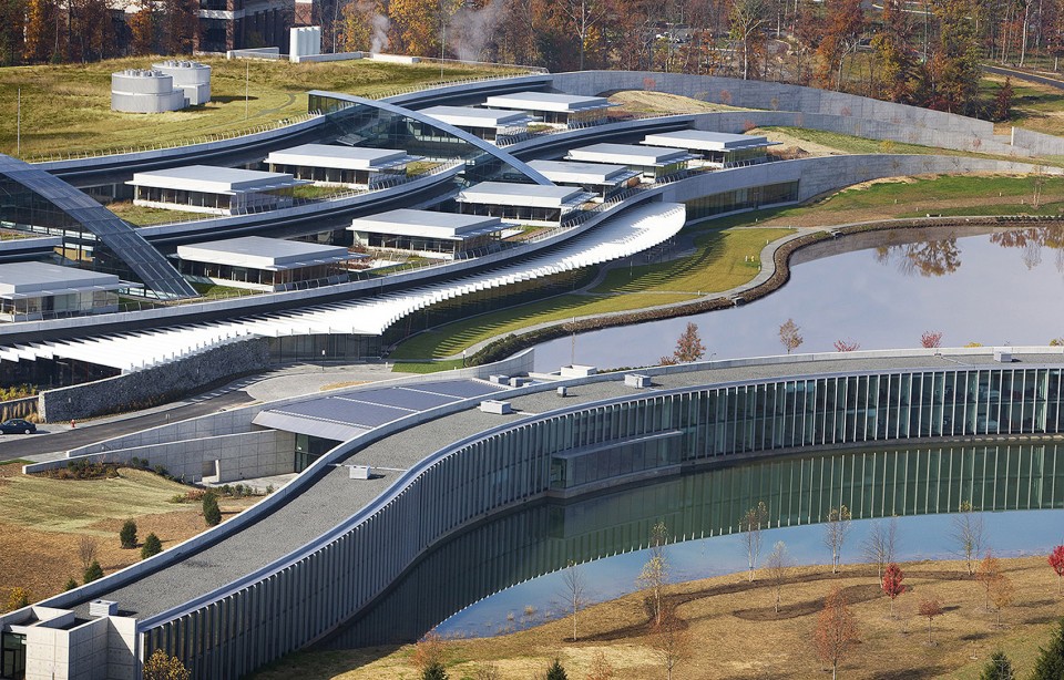 002-Howard Hughes Medical Institute