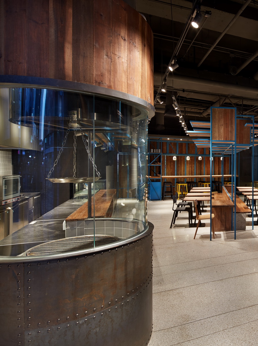 010-OT Grill_Golucci Interior Architects