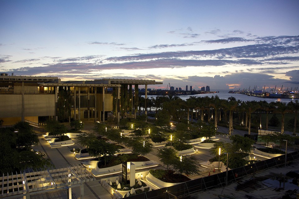 013-Knight Plaza, Miami by James Corner Field Operations
