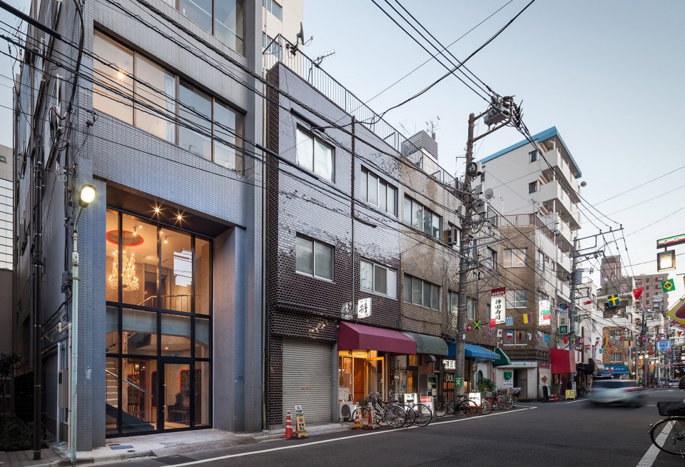1-Huts Inside Layered History by Aida Atelier