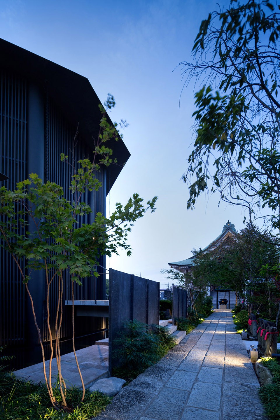 003-Hasshoden_Love Architecture