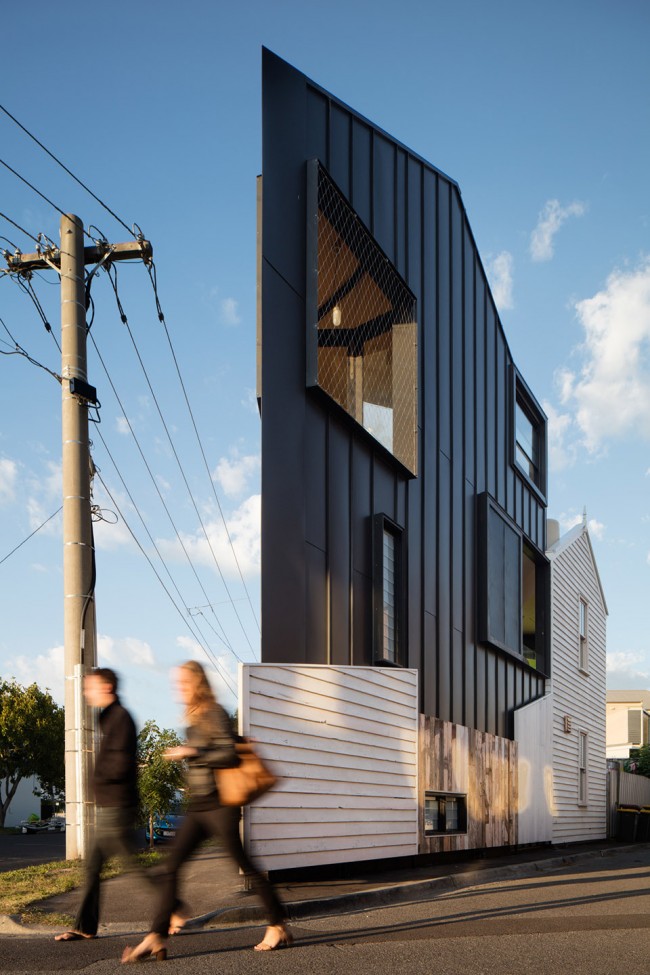 004-Acute House by Fooi-Ling Khoo