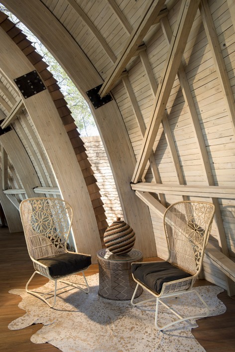 005-SANDIBE SAFARI LODGE IN BOTSWANA BY MICHAELIS BOYD ARCHITECTS