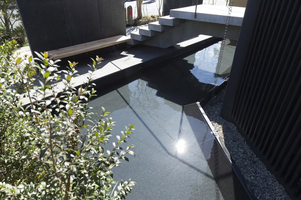 006-Hasshoden_Love Architecture