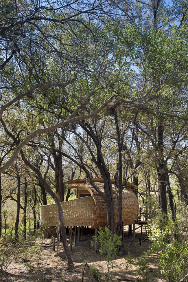 031-SANDIBE SAFARI LODGE IN BOTSWANA BY MICHAELIS BOYD ARCHITECTS