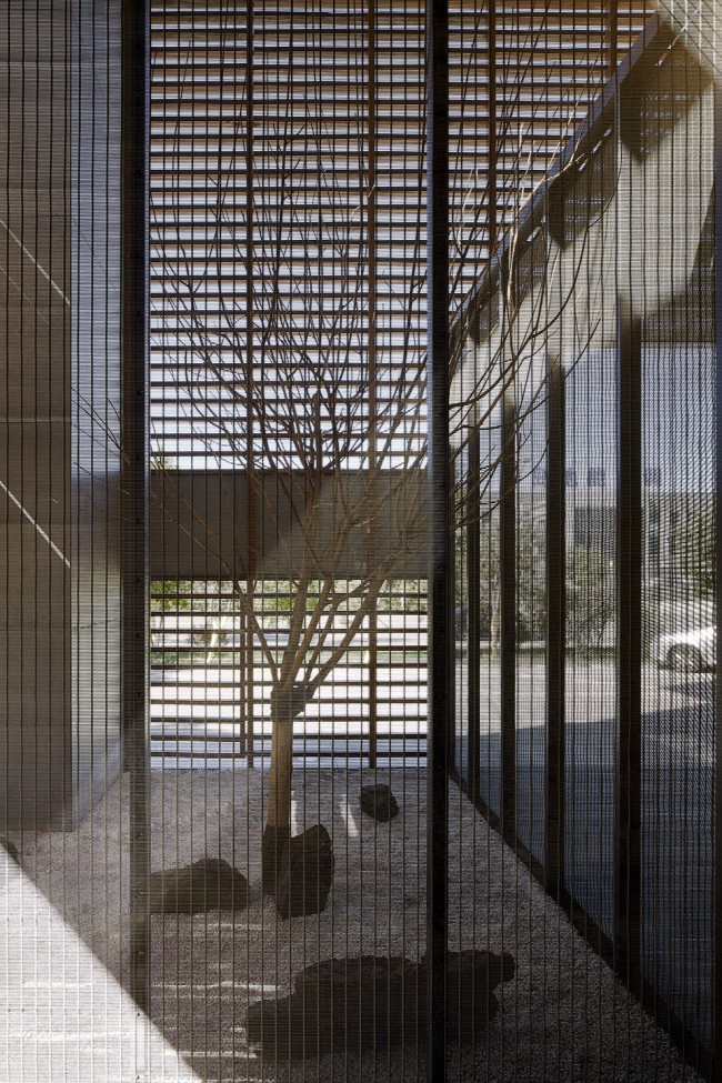 3-A breath of fresh air in the concrete jungle by YI+MU