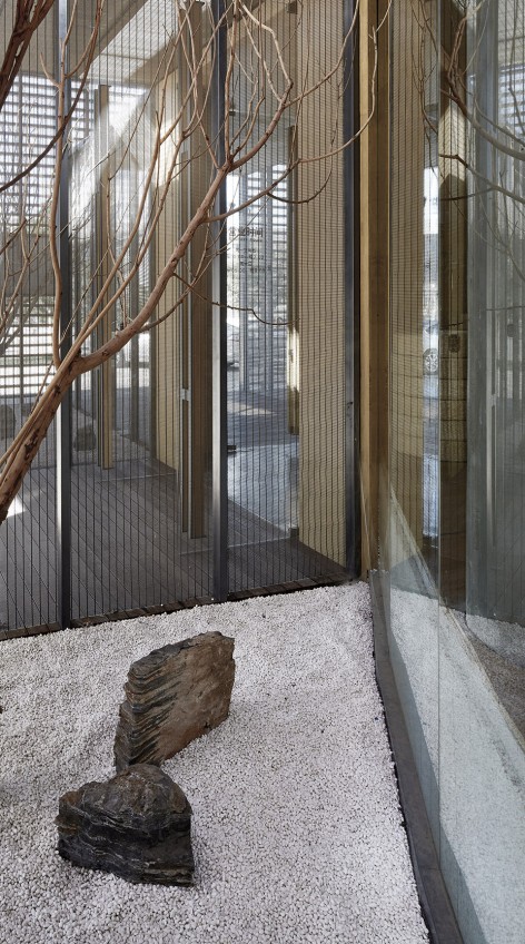 4-A breath of fresh air in the concrete jungle by YI+MU