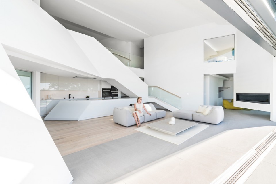6-MU77 in Los Angeles by Arshia Architects