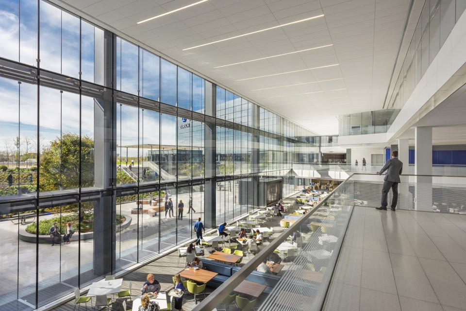 6_Zurich North America Headquarters_Overlooking Cafeteria