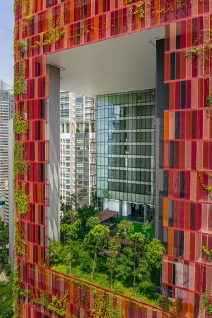 015-OASIA-HOTEL-DOWNTOWN-SINGAPORE-by-WOHA-650x973