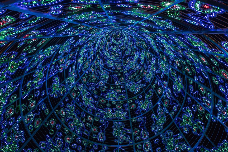 034-Christmas Decorations, Madrid by Brut Deluxe