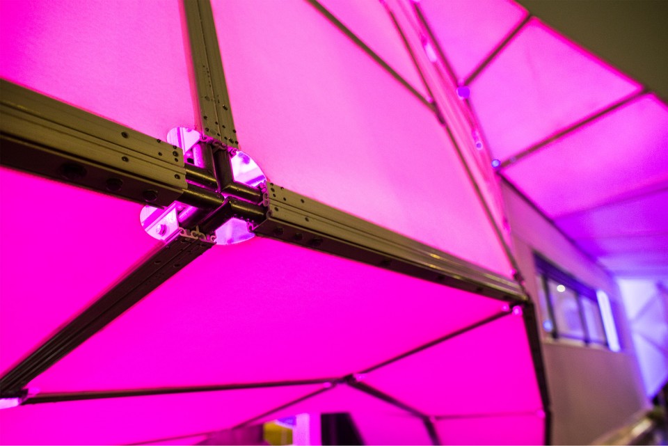 12-Eye_Beacon Pavilion for the Amsterdam Light Festival by UNStudio and MDT-tex