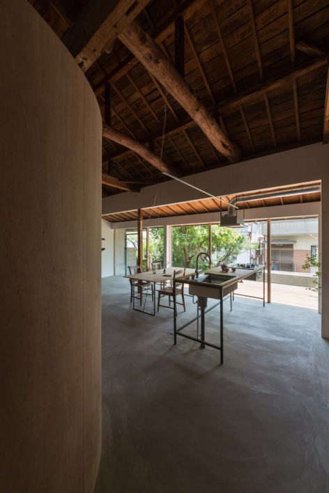 12-House in Kamisawa by Tato Architects