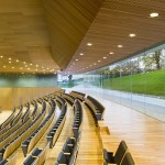 与基地深切对话 - 西班牙卢戈市礼堂 / Paredes Pedrosa Arquitectos