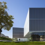 与基地深切对话 - 西班牙卢戈市礼堂 / Paredes Pedrosa Arquitectos