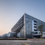 湖南城陵矶综合保税区通关服务中心 / 上海建筑设计研究院