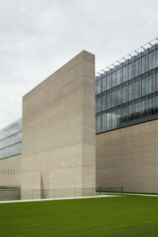 3-The-State-Museum-of-Egyptian-Art-and-The-University-of-Film-and-Television-Munich-by-Peter-Bohm-Architekten-960x1440