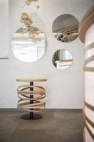30-Hubertus oscillating between heaven and earth by noa*