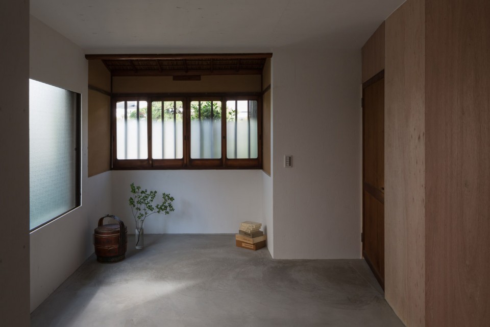 37-House in Kamisawa by Tato Architects