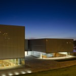 与基地深切对话 - 西班牙卢戈市礼堂 / Paredes Pedrosa Arquitectos