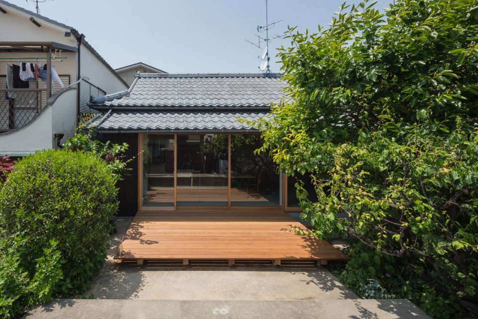 7-House in Kamisawa by Tato Architects