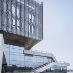 湖南城陵矶综合保税区通关服务中心 / 上海建筑设计研究院