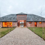 萨福克教堂山谷仓改造住宅 / David Nossiter Architects