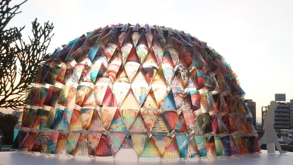 001-Colorful-Mobile-Fashion-Store-Built-From-Japanese-Disaster-Hoods-by-kooo-architects-960x541