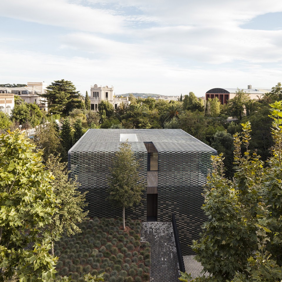 001-TR House in Barcelona by PMMT ARCHITECTS