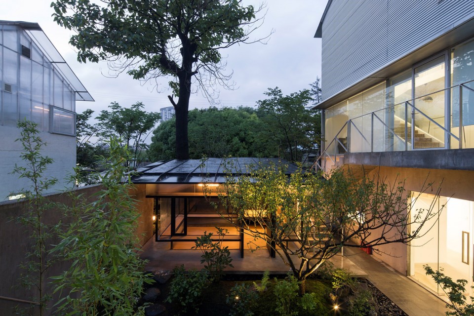 001-Tea House in Li Garden, Shanghai by Atelier Deshaus