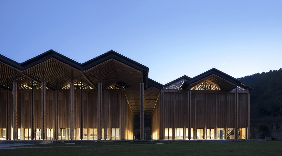 03 北立面夜景 摄影：姚力- Shitang Village Internet Conference Center, Jiangning, China by AZL Architects