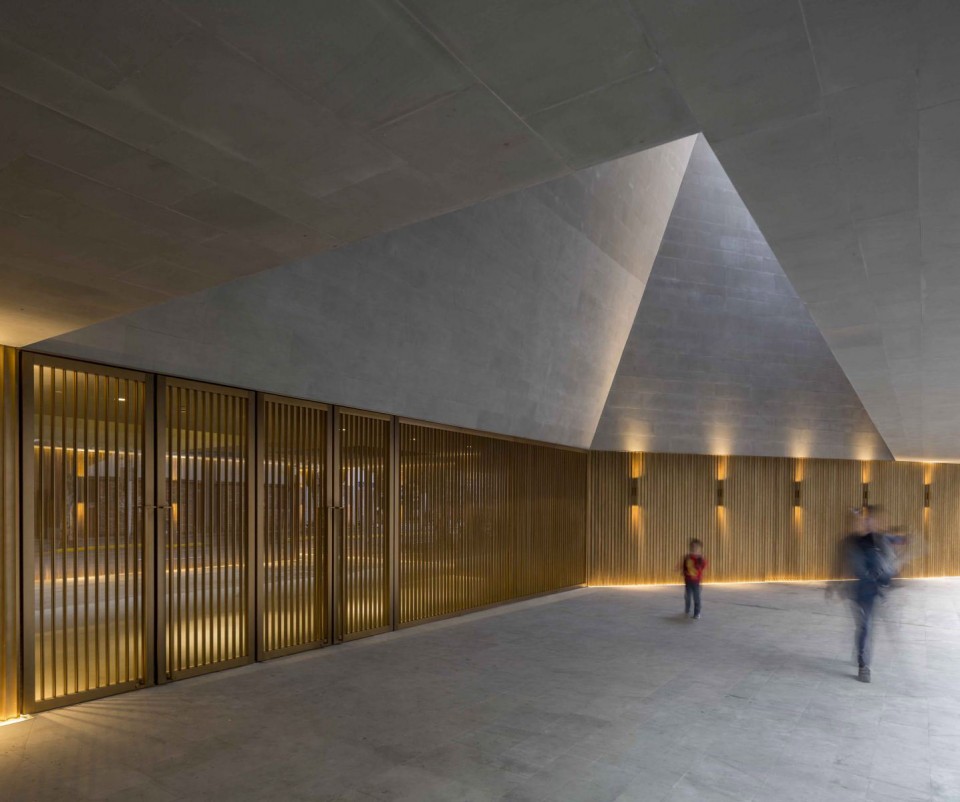 06_new shanghai theatre_neri hu