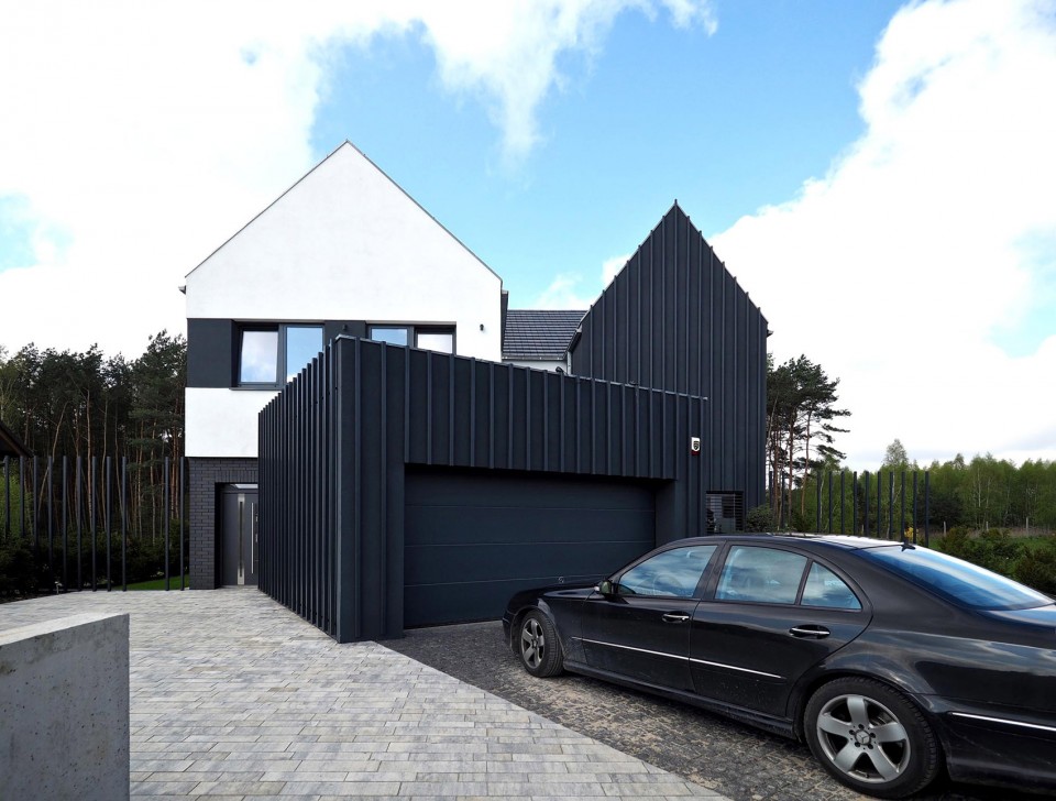 1-MA091_Fence-House_HR_01(02)