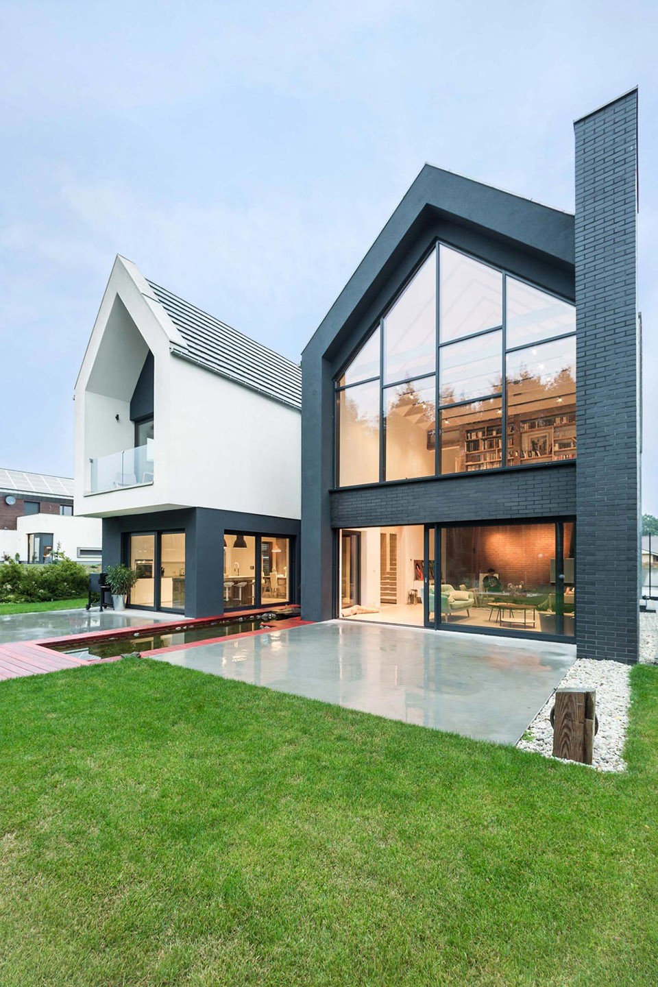 1-MA091_Fence-House_HR_05