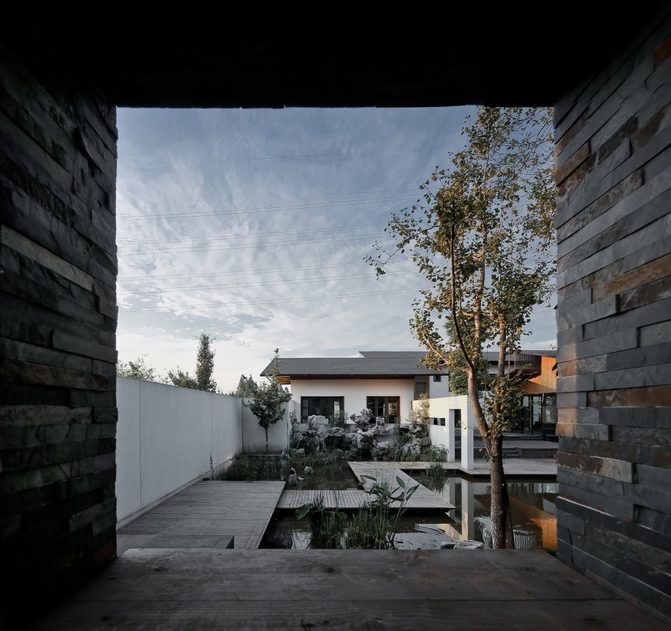 13_deep3 courtyard_su architects