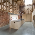 萨福克教堂山谷仓改造住宅 / David Nossiter Architects