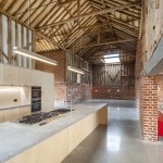 萨福克教堂山谷仓改造住宅 / David Nossiter Architects