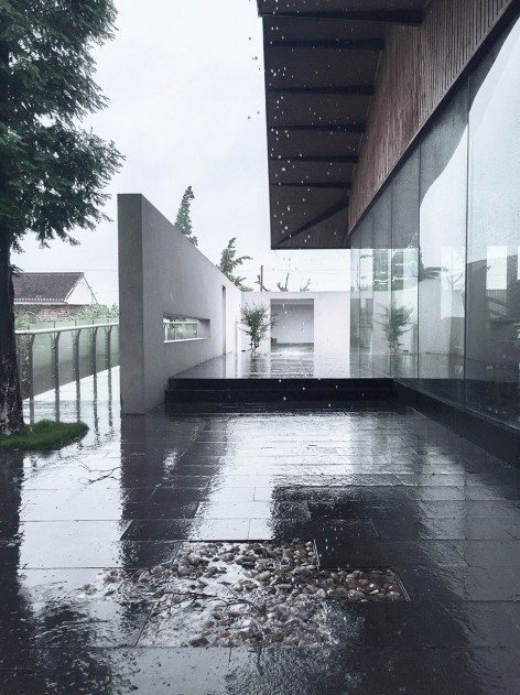 29a_deep3 courtyard_su architects